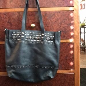 A nice Patricia Nash purse